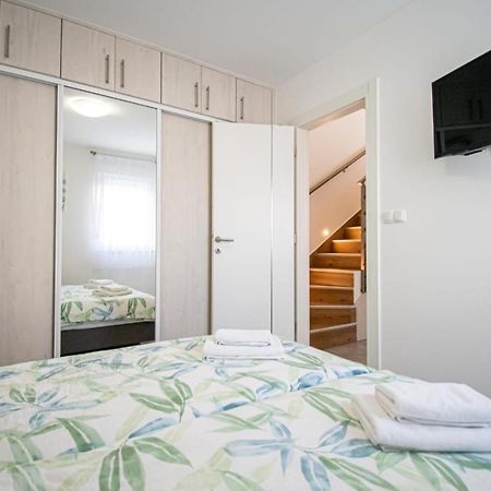 Luxury Apartment With Swimming Pool Ana 特罗吉尔 外观 照片