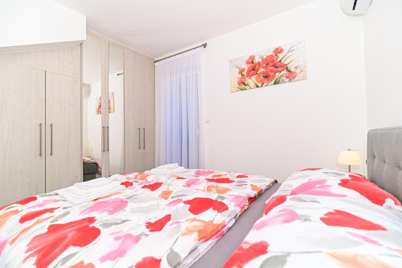Luxury Apartment With Swimming Pool Ana 特罗吉尔 外观 照片