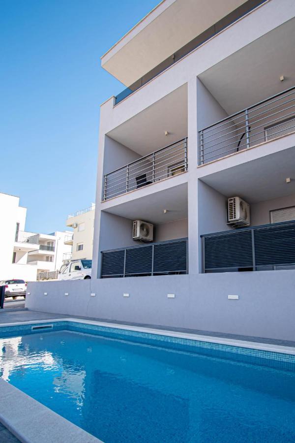 Luxury Apartment With Swimming Pool Ana 特罗吉尔 外观 照片